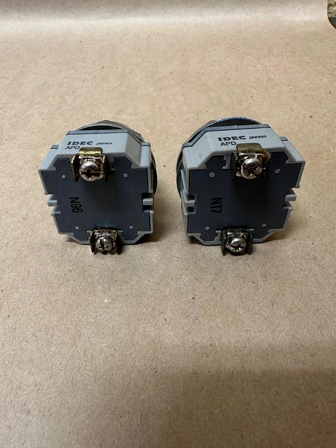 Used IDEC APD Green Pilot Light - Lot of 2