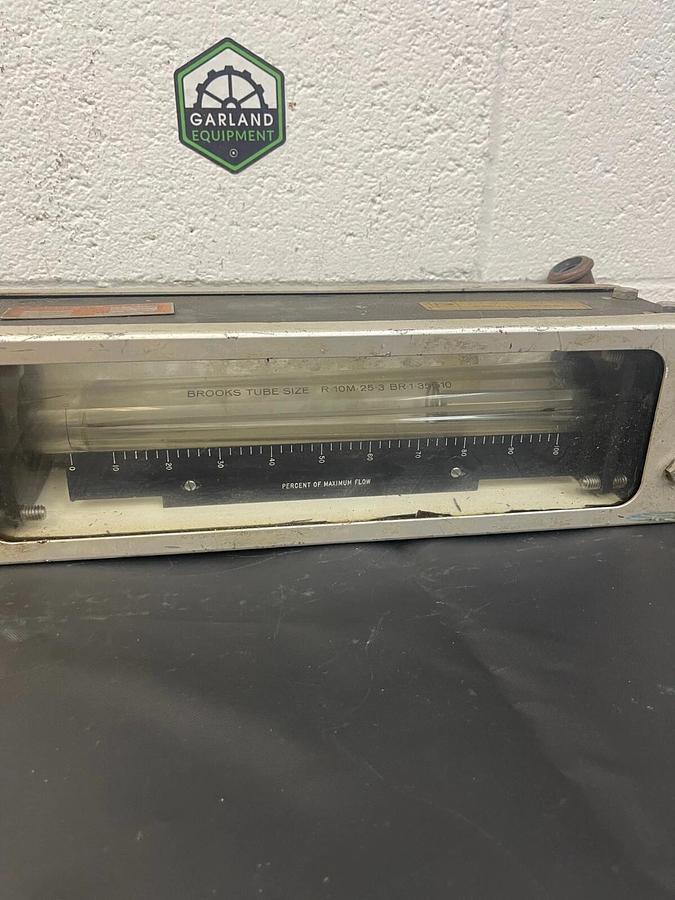 Used Brooks 110-10H301A Flow/Pressure Meter
