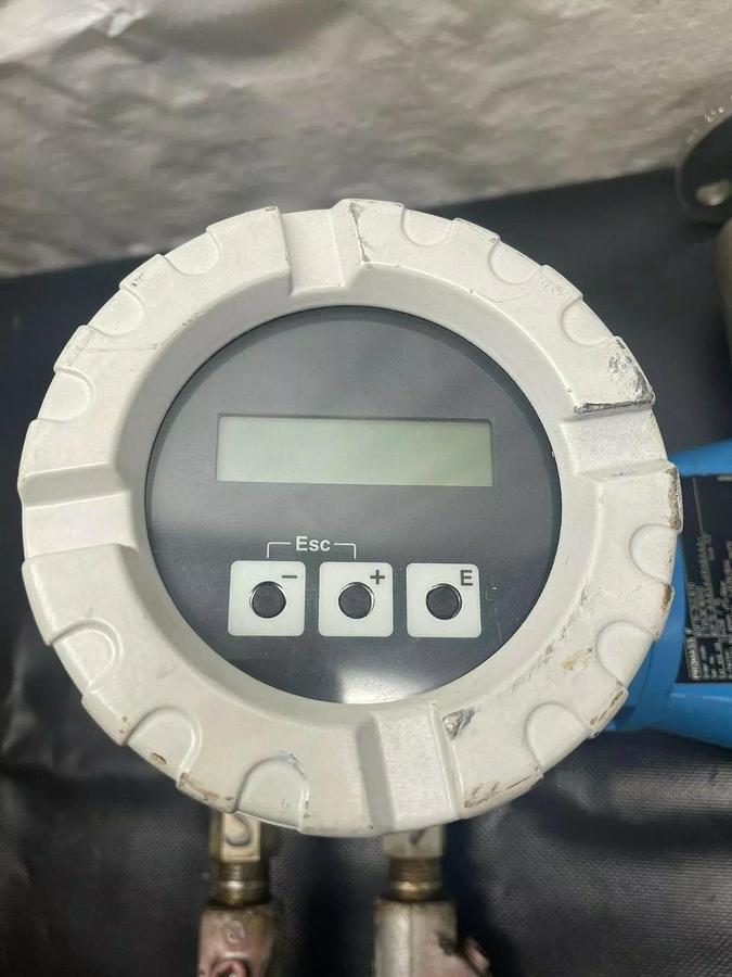 Used Endress+Hauser 80F15-3UL8/0 Promass 80 w/ 80F15-3UL8/0 Promass F, Flow Meter