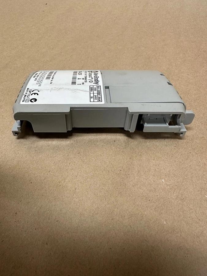 Used Allen Bradley 1769-ECR Ser A Right End Cap/Terminator
