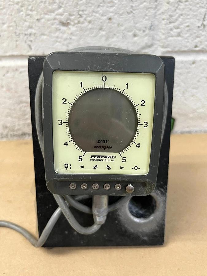 Used Federal Maxum DEI-72110 Digital Electronic Indicator w/ Mounting Plate