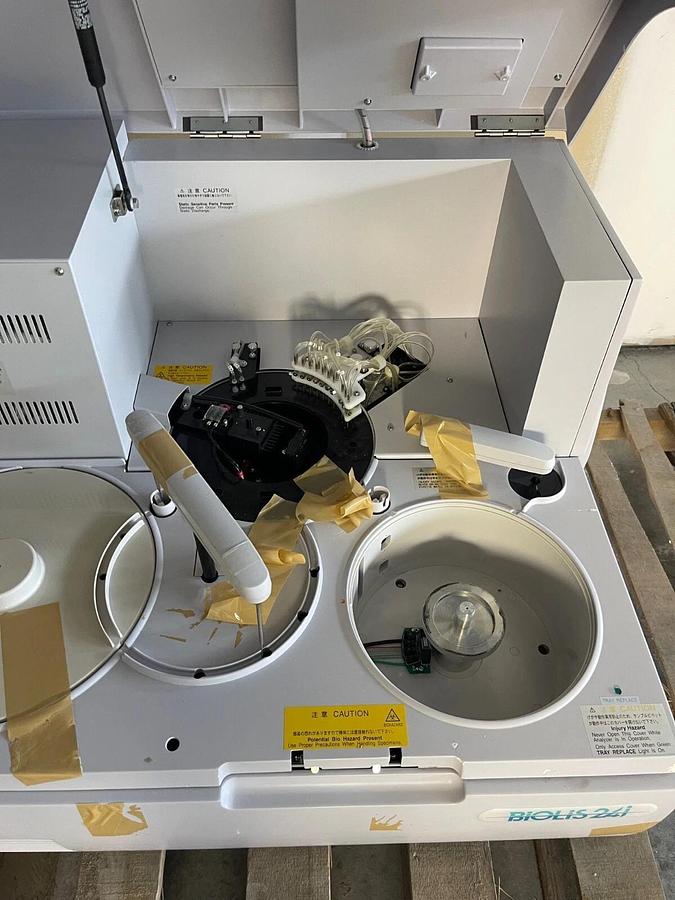 Tokyo Boeki Machinery LTD Biolos 24i Automated Clinical Analyzer