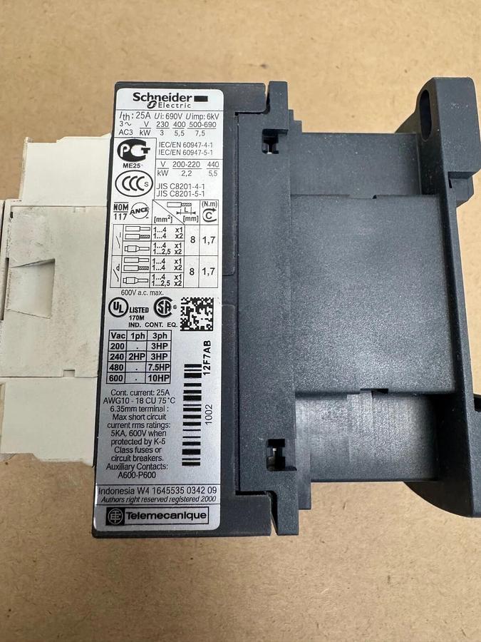 Used Schneider Electric LC1D12F7 Contactor