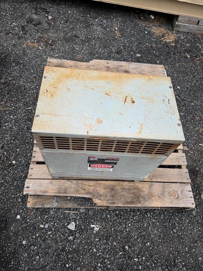 Used Federal Pacific FH11CEMD Transformer, 11 kVA, 230y/133, 3Ph, 60Hz