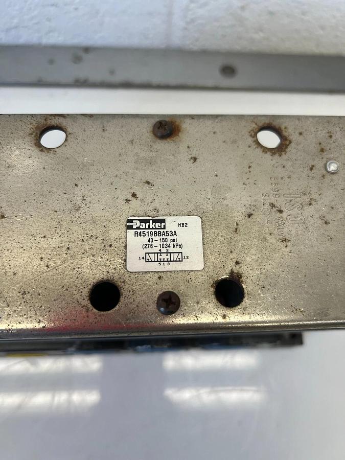 Used Parker R4519BBA53A Pneumatic Valve