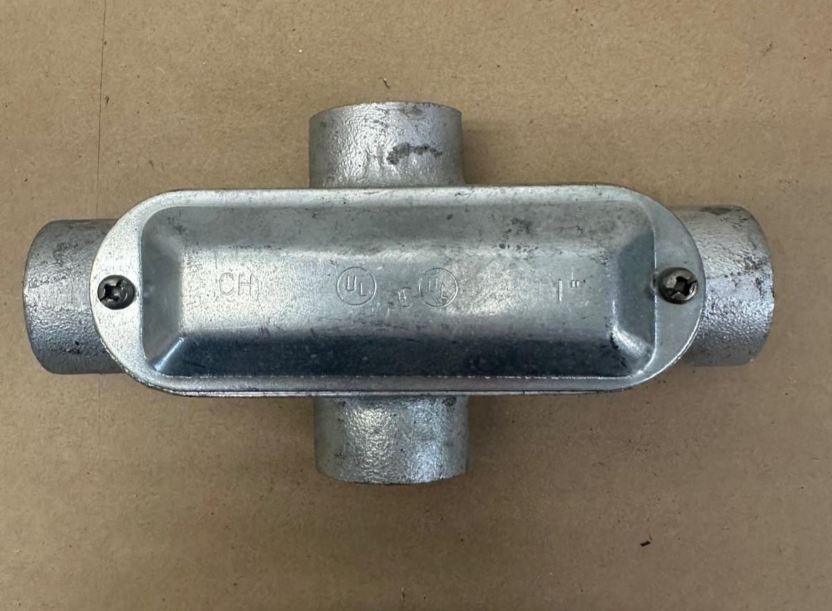 Used Crouse Hinds X100M 1-1/4” X Conduit