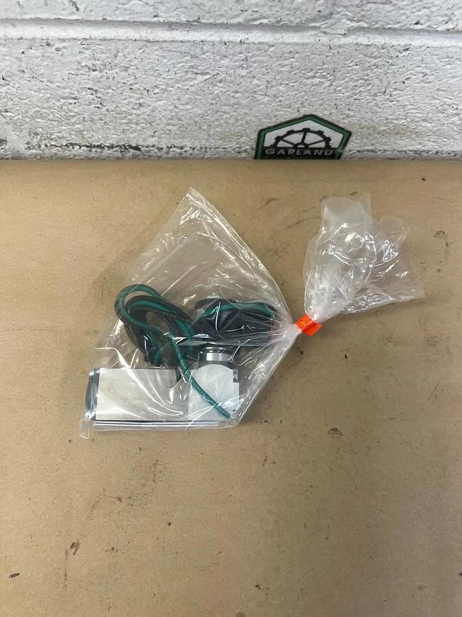 Versa KSG-4232-6k-A141 4 Way Valve