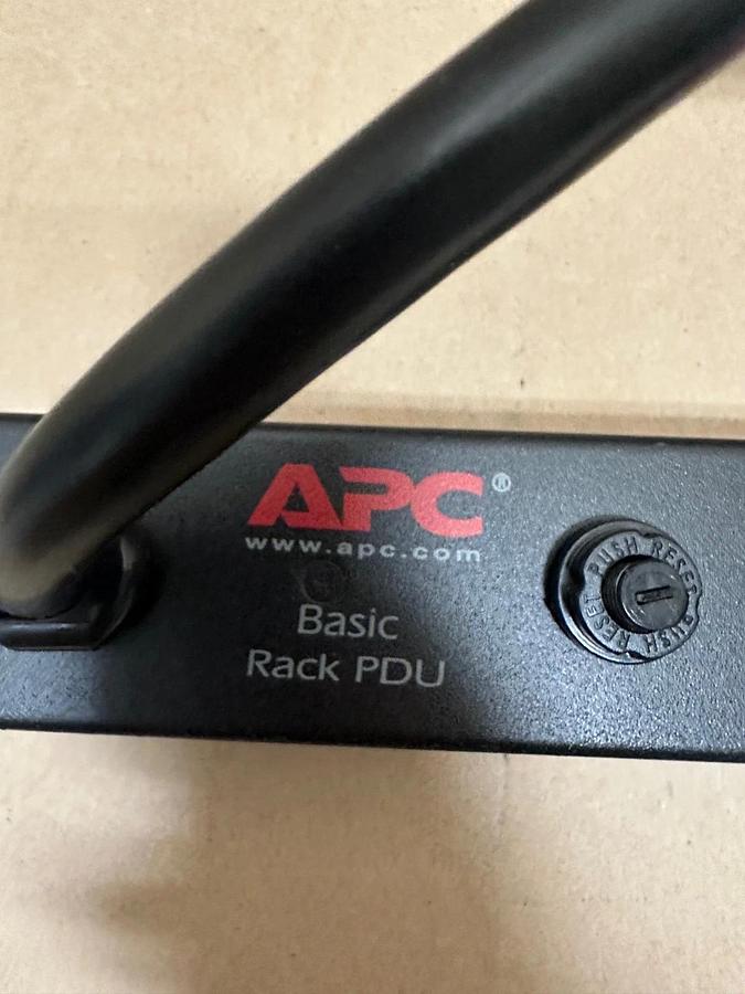 Used APC AP9551 Basic Rack-Mount PDU *NEW*