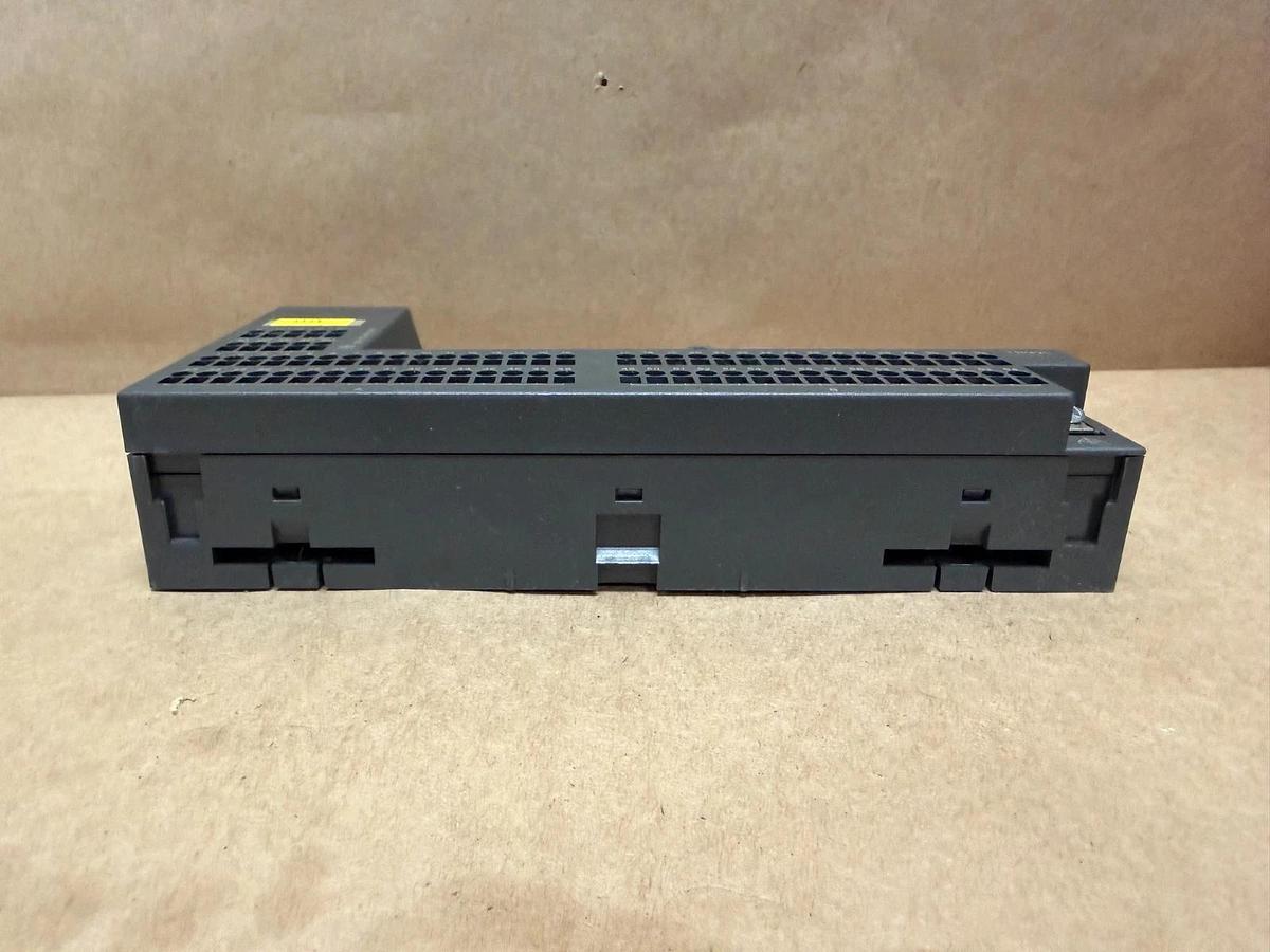 Used Siemens 6ES7 193-1CL00-0XA0 Terminal Block