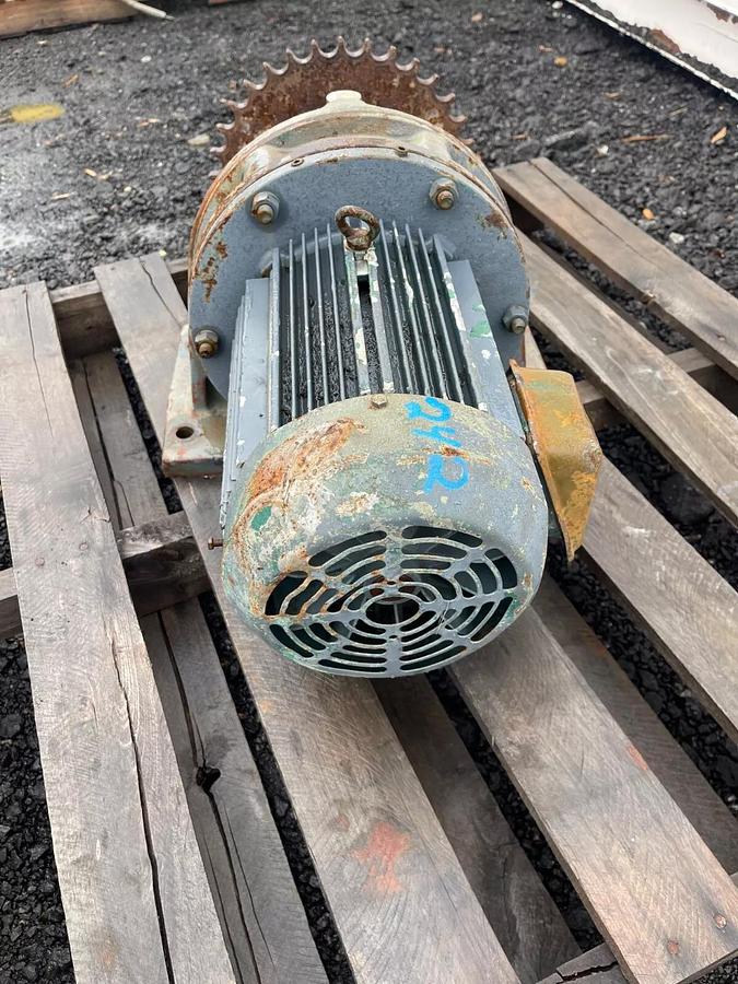 Used Sumitomo SM-CYLCO HM 3165 A Gear Motor, SM-CYCLO TC-F/FB-8A, 3Ph Induction Motor