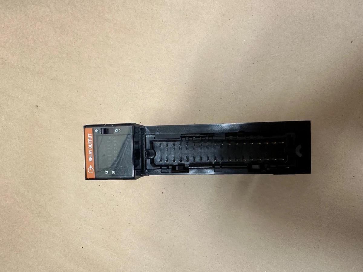 Allen Bradley 1756-OW16I Ser A Control Logix 16 PT Digital Relay Module *NEW*