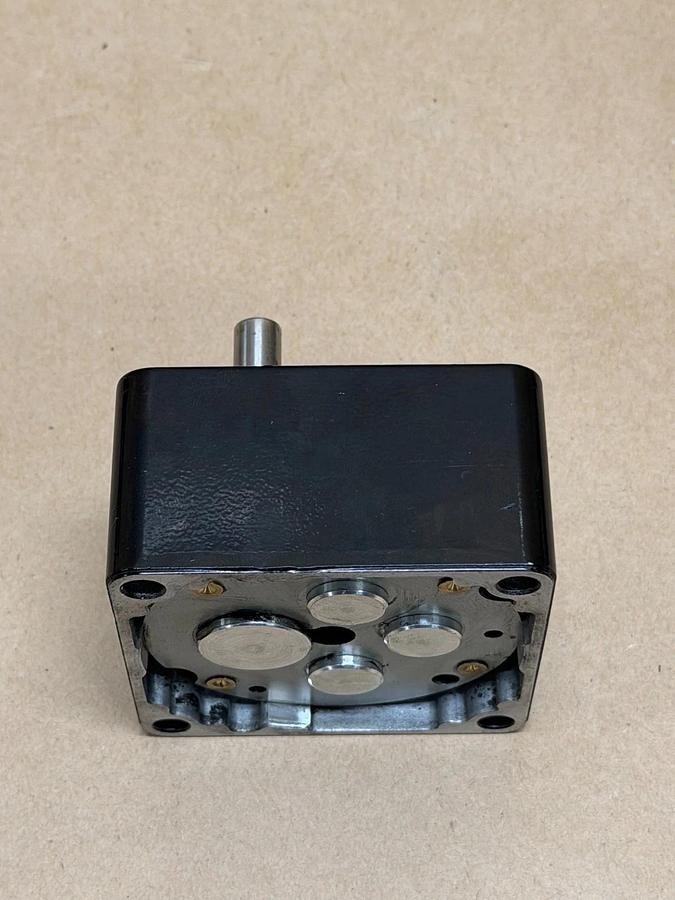 Used Oriental Motors 4GK75K Gearhead, 3/8” Shaft
