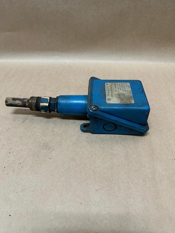 Used United Electric Controls C100-120 Temperature Switch