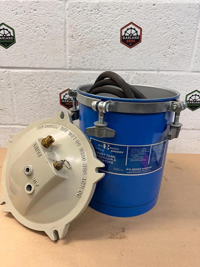 Used W. R. Brown Company, Speedy - PT798 - Paint Tank w/ Regulator & Less Hose