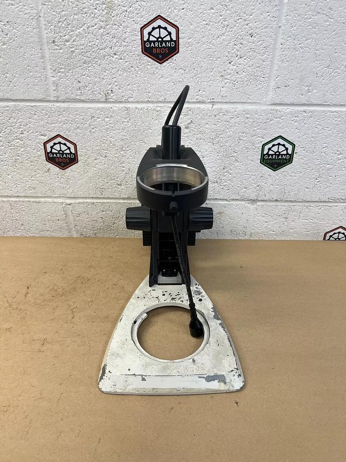 Used Leica 10 446385 L2 Halogen Fiber Optic Light Source