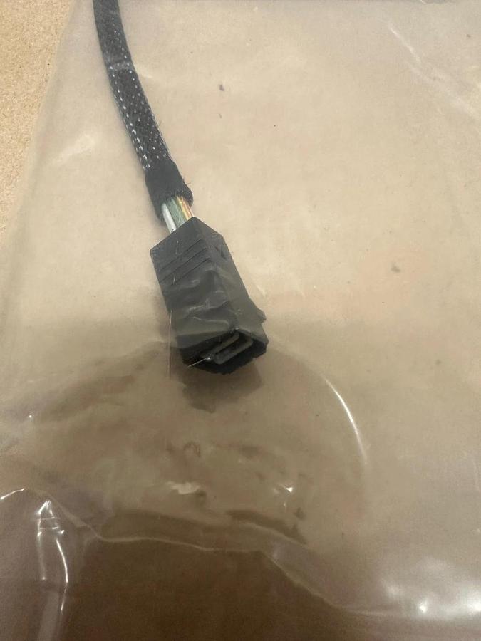 Used MINISAS I354712INP5P8 HD Cable *NEW*