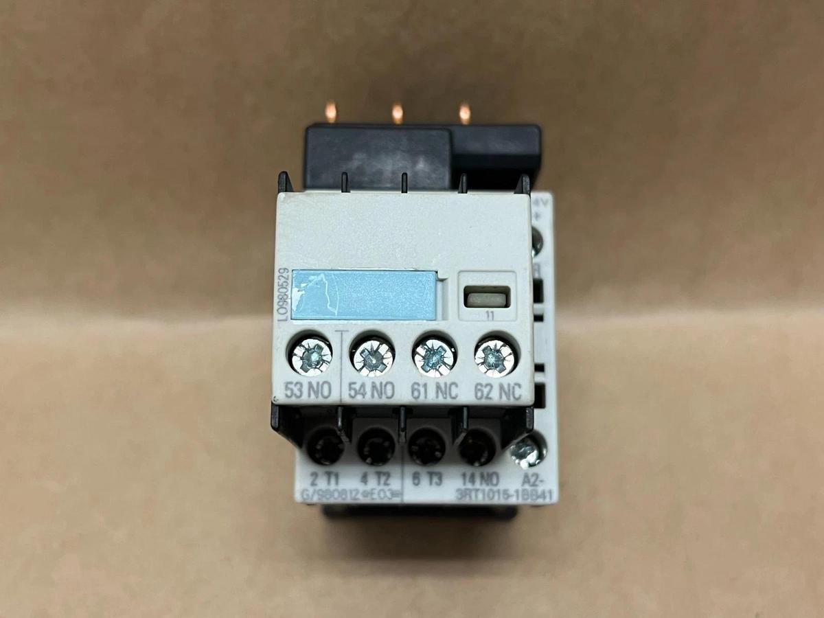 Used Siemens 3RT1015-1BB41 SIRIUS 3R Contactor, 3RH1911-1MA11 Auxiliary Contact Block