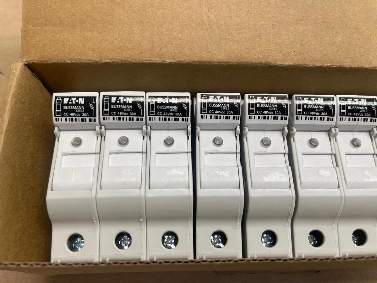 Eaton CHCC1DI-48U, 30A, 48V Modular Fuse Holder - Open Box of 11 *NEW*