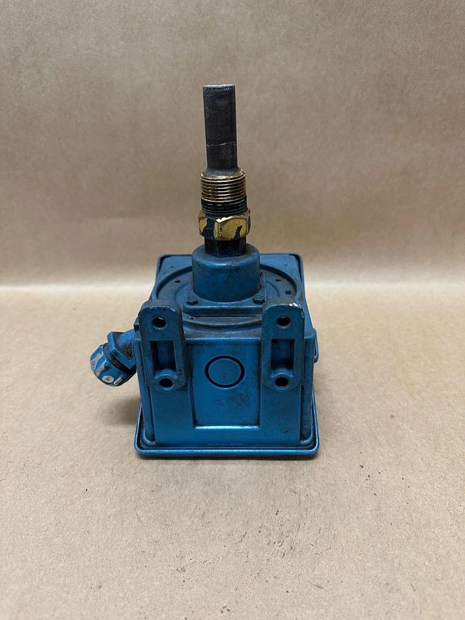 Used United Electric Controls B400-120 Temperature Control