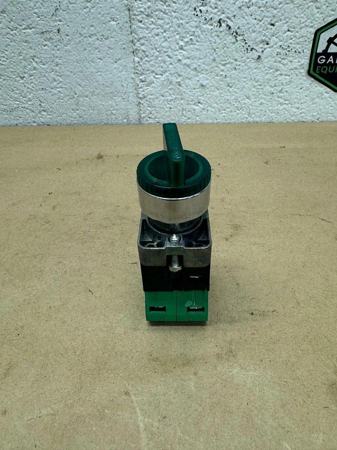 Used Automation Direct GCX1242-24 Green Selector Switch, Two Positions, 120 AC/DC