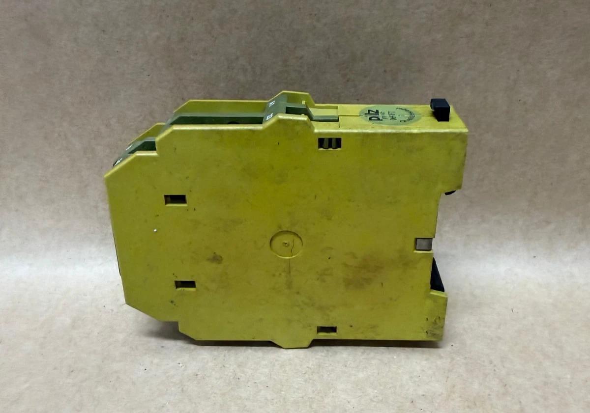 Used Pilz PNOZ Z 2S Safety Relay (675500)