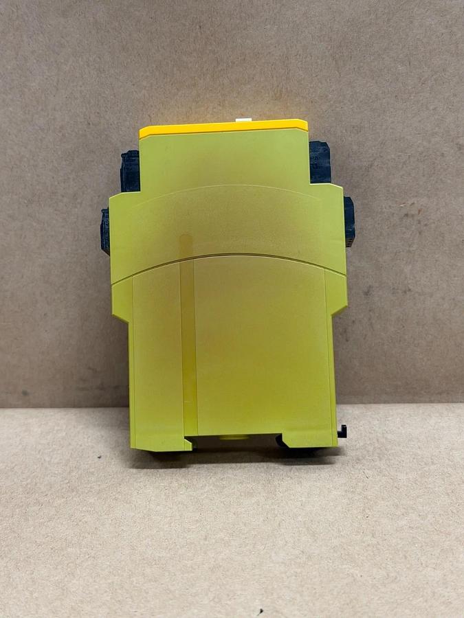 Used Pilz PNOZ e1vp 10s Safety Relay