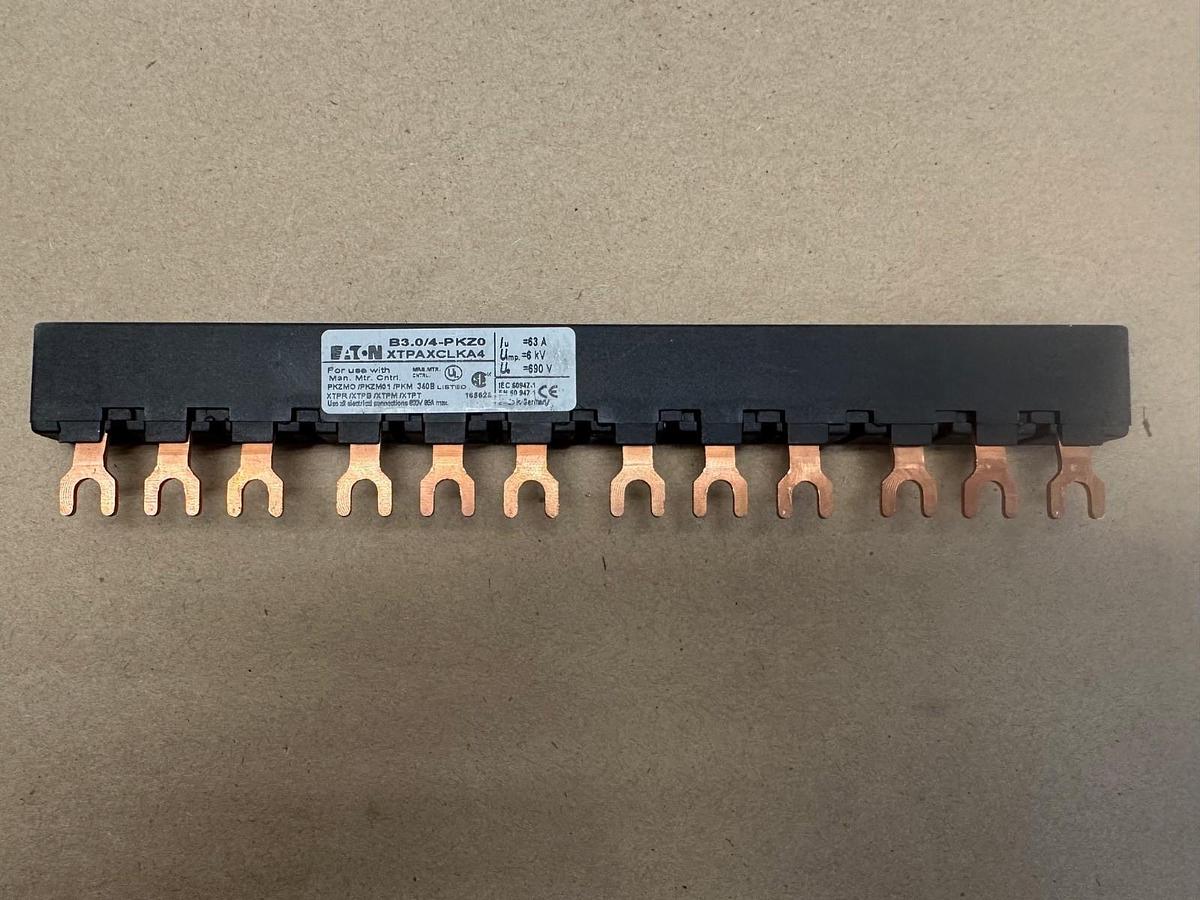 Used Eaton XTPAXCLKA4 Commoning Link B3.0/4-PKZ0 Lot of 9 *NEW*