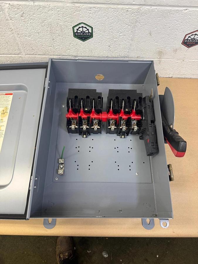 Used Square D HU662AWK Safety Switch, 60A, 600VAC