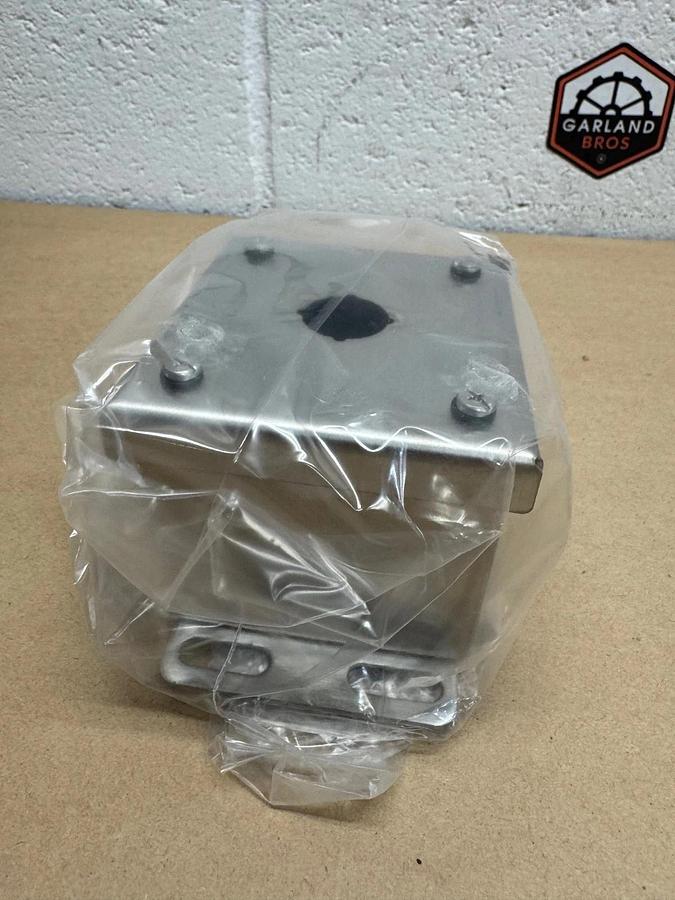 Used Saginaw Control & Engineering SCE-1PBSSI Pushbutton Enclosure *NEW*