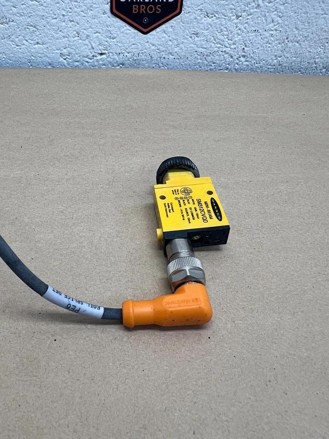 Used Banner SM312CVQD Mini-Beam Photoelectric Sensor