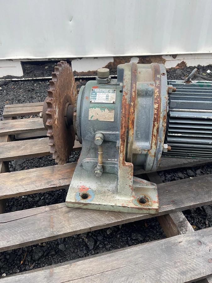 Used Sumitomo SM-CYLCO HM 3165 A Gear Motor, SM-CYCLO TC-F/FB-8A, 3Ph Induction Motor