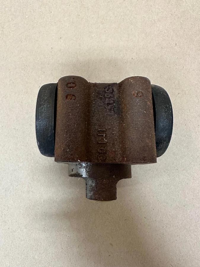 Used CAT MCF00215 Wheel Cylinder Assembly