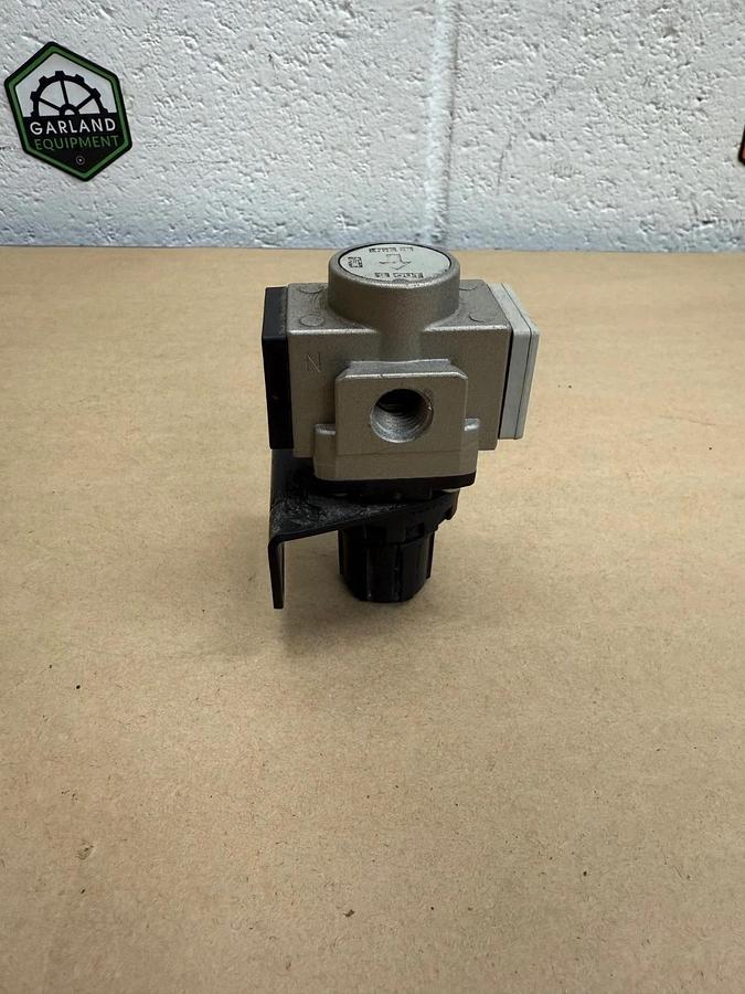 Used SMC AR20K-N02BE-Z Pressure Regulator