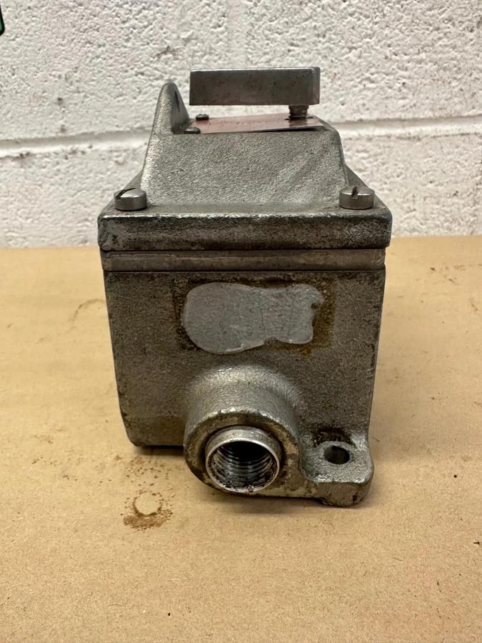Used Crouse Hinds EDSC218 Body and Snap Switch For Hazardous Locations