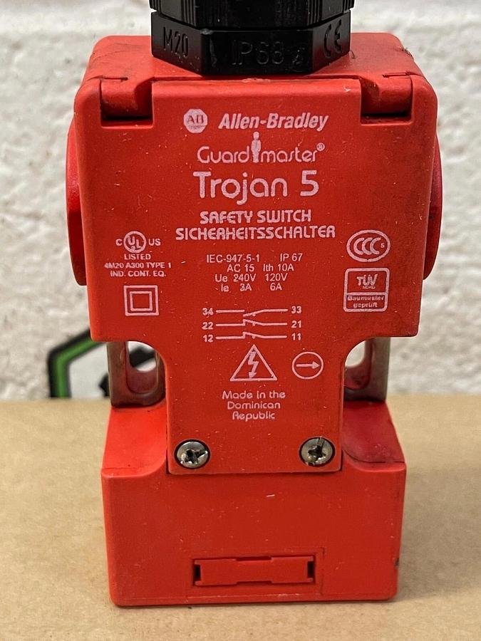 Used Allen Bradley Guard Master Trojan 5 440KT11118B Safety Switch Wire Protector Top