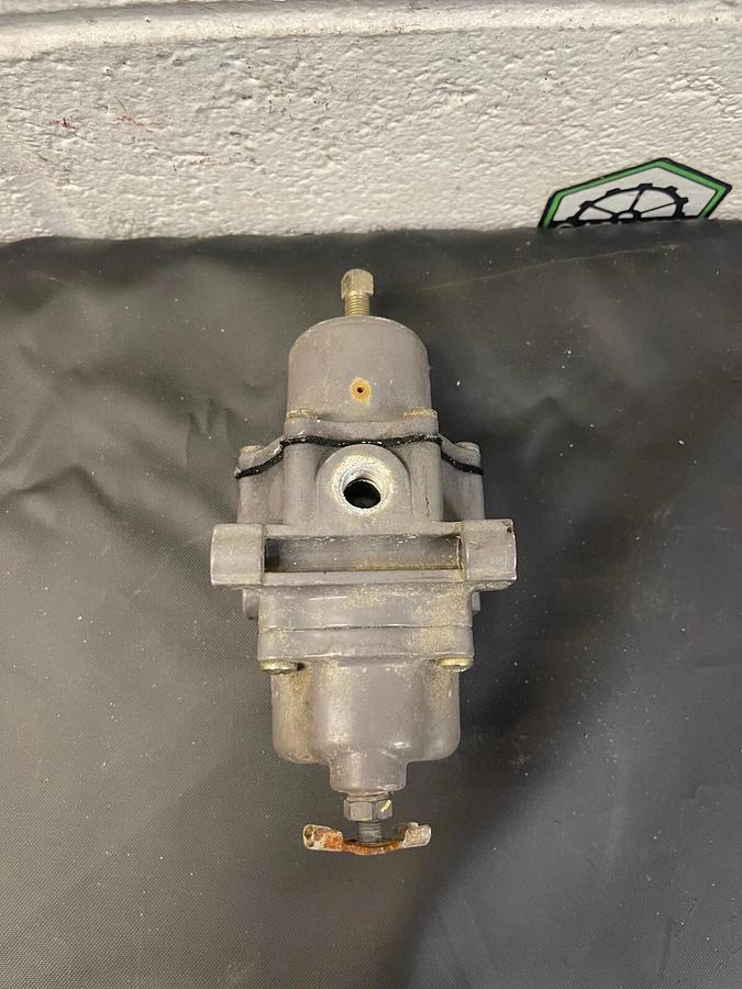 Used Fisher Controls FS-67CFR-226 Pressure Regulator, 250 PSIG Max