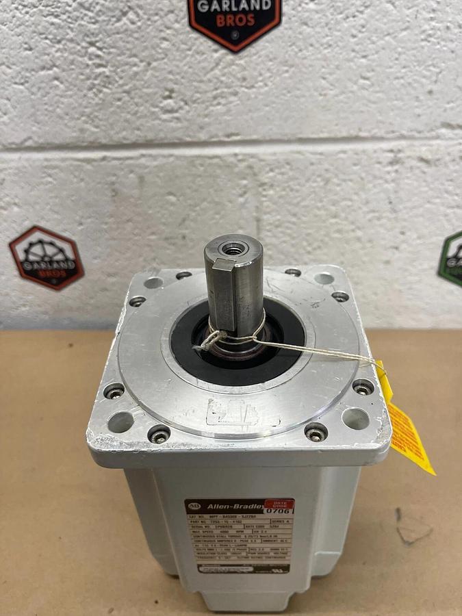 Allen-Bradley MPF-B4530K-SJ22BA , AC Servo Motor, Series A, 4000 RPM, 2.4 kw