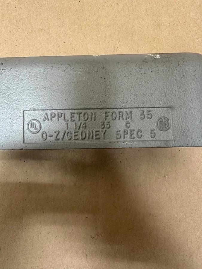 Used O-Z/Gedney Spec 5 Appleton Form 35, 1-1/4” 35 C *NEW*