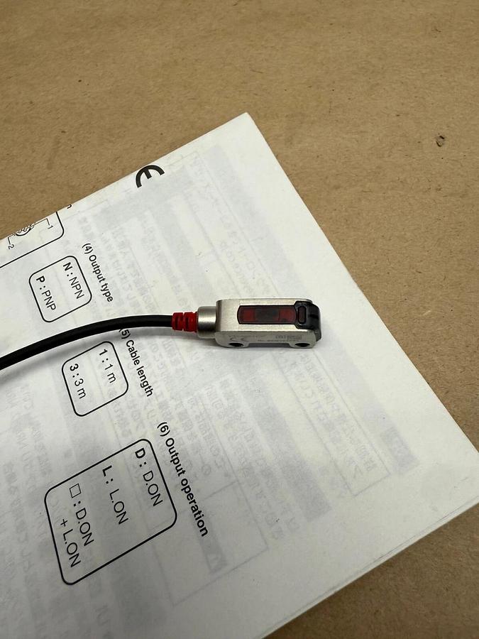 Keyence PR-M51CP Photoelectric Sensor
