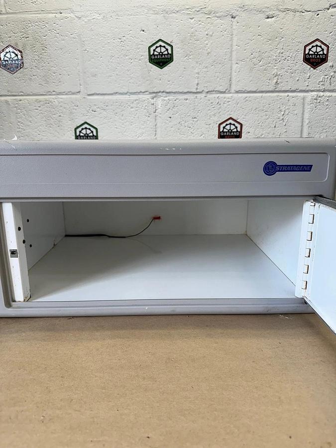 Used Stratagene Stratalinker 2400 Ultraviolet Crosslinker