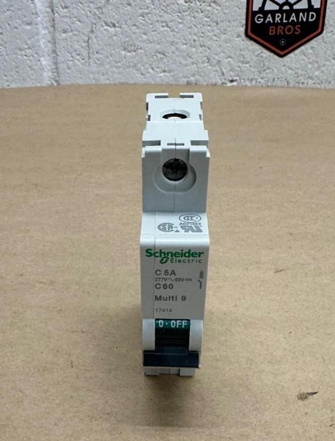 Used Schneider Electric 17414 Circuit Breaker *NEW*