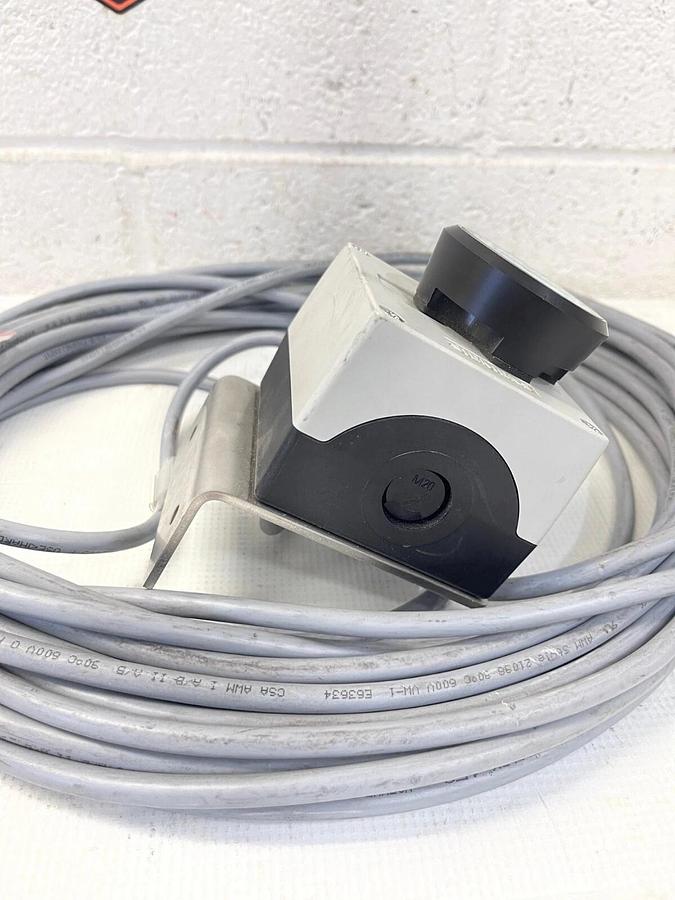 Used Siemens 3SU1801-0AA00-0AB1 Empty Enclosure with Cord