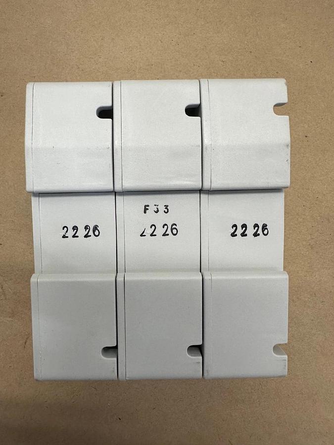Used Eaton Bussmann Series CH30J3I 3 Pole 30A Class J Fuse Holder *NEW*