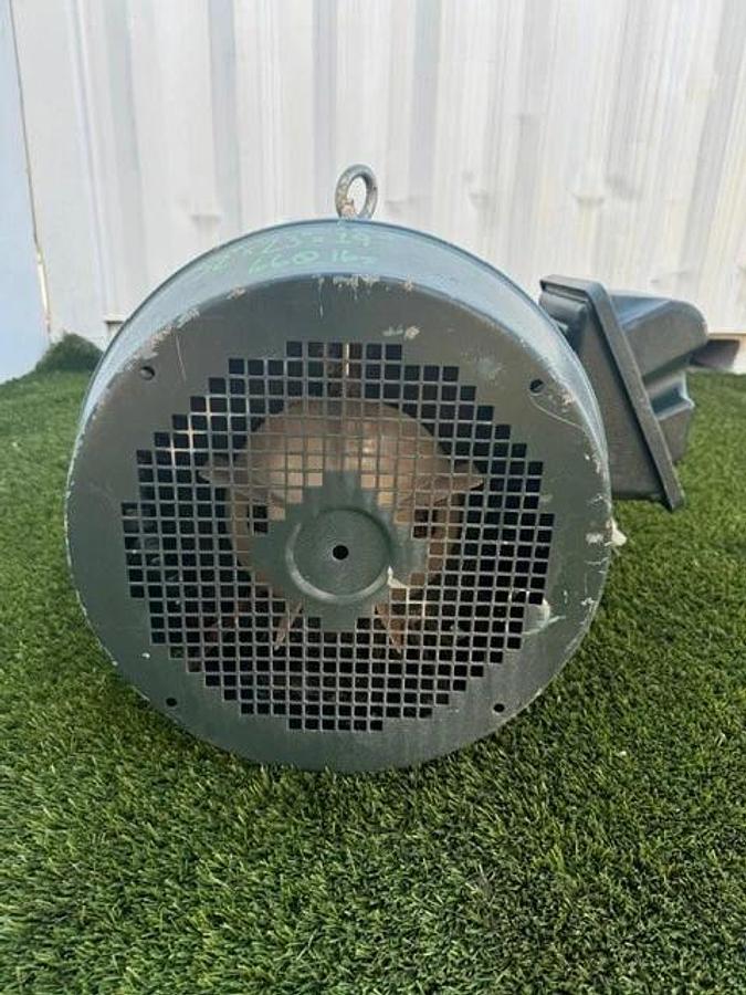 Used Toshiba 0256SDSR41A-P Heavy Duty Motor, 25 HP, 230/460 V, 31/62A, 1180 RPM