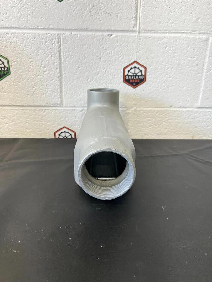 Used Appleton Form 35 Conduit Outlet w Cover