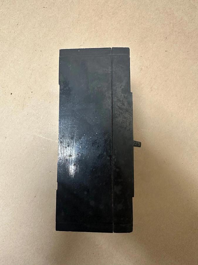 Used General Electric TQD32Y225 225A 3 Pole Circuit Breaker