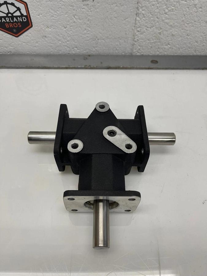 Used Crown C109806, Zero-Max, 90 Degree 3 Way Gear Drive