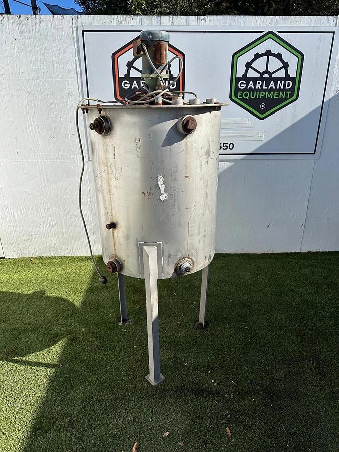 Used Stainless Steel Mixing Tank, 106 Gallon, w/ Leeson 1/3Hp @ 1725Rpm, 1 Ph, 115V