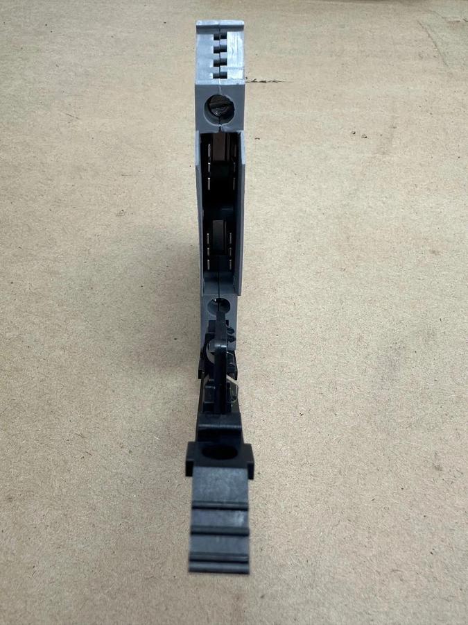 Used DINnectors DN-F6 Series: Euro S 10H Fuse Terminal Blocks, Qty 25 *NEW*