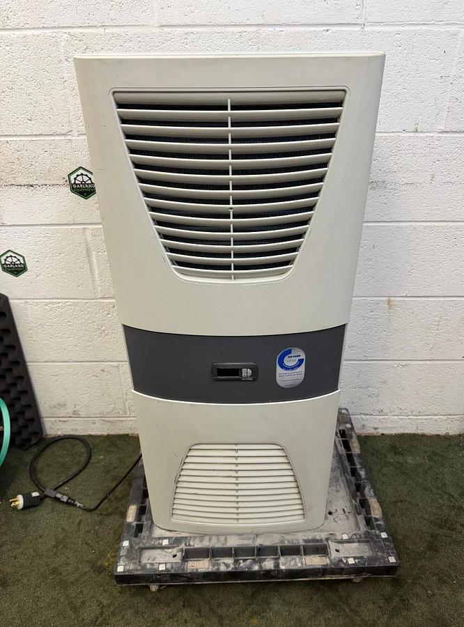 Used Rittal 3304510 Enclosure Cooling Unit, 26-28A, 115V, *Tested*